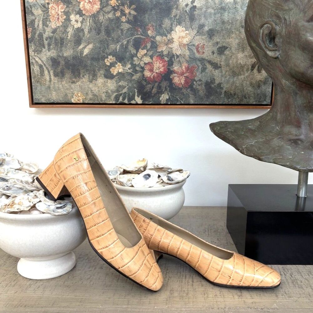 Etienne Aigner Astoria Vintage Leather Croc Embossed Block Heel Pumps Size 9